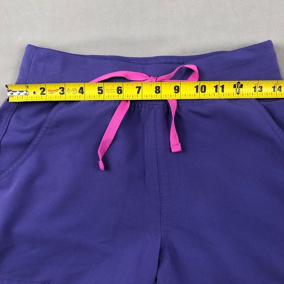 Figs Women’s Scrub Set - Picture 10 of 16